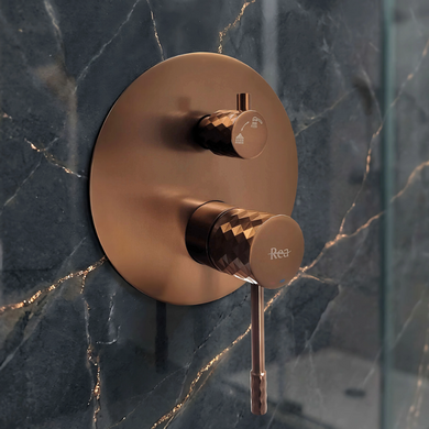 Душевая система REA LUNGO DIAMOND BRUSHED COPPER + BOX скрытого монтажа