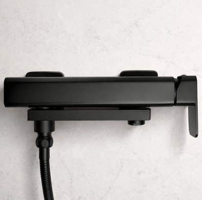 Смеситель для ванны REA ARLO BLACK с изливом